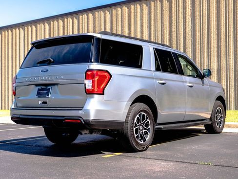Used 2024 Ford Expedition Max XLT AWD/4WD image 9