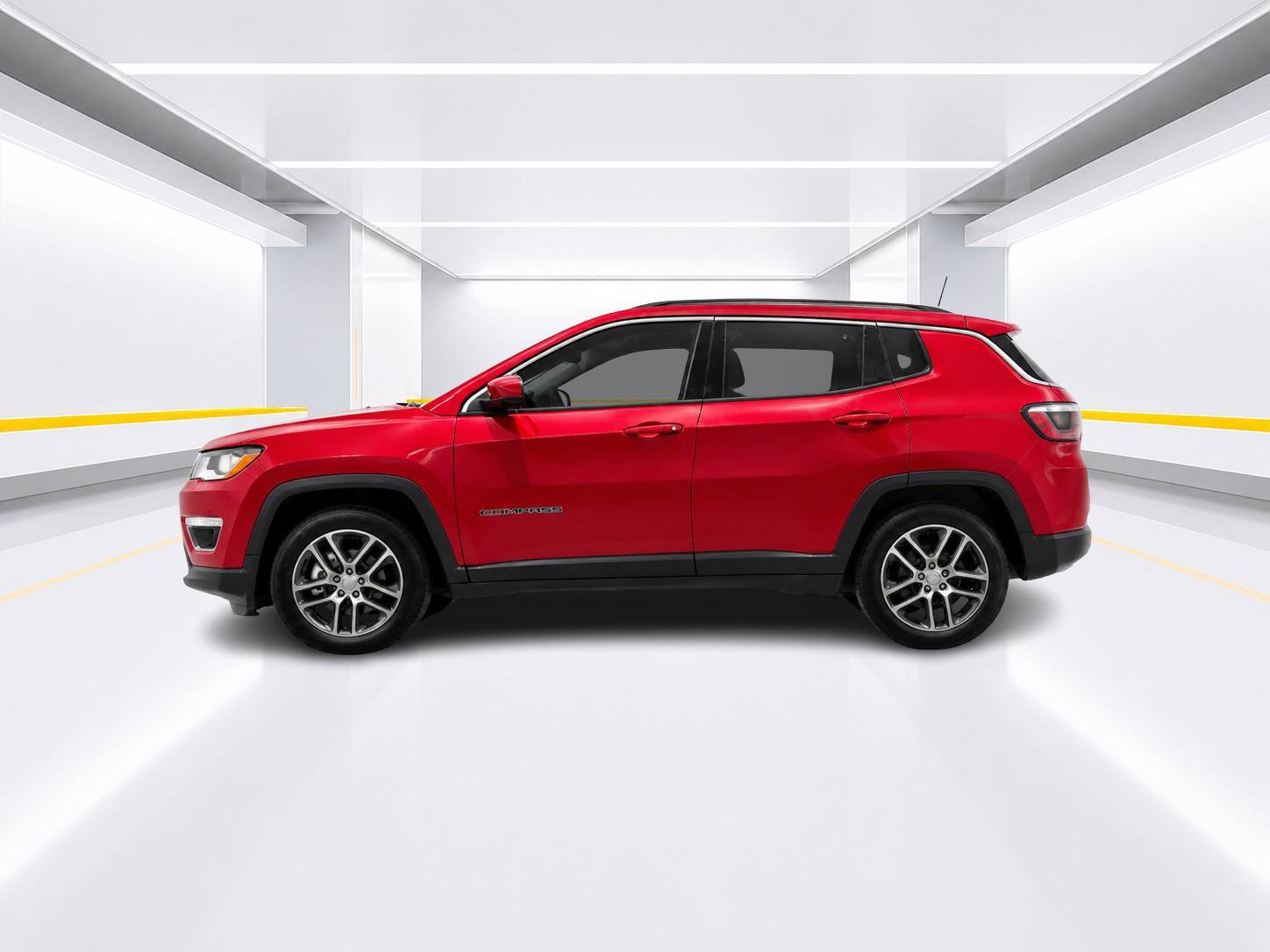 Used 2018 Jeep Compass Latitude FWD image 2