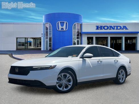 Certified 2025 Honda Accord LX image 2