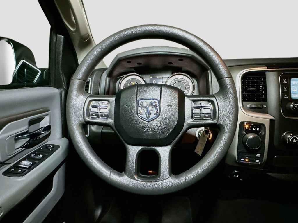 Used 2019 RAM 1500 Classic SLT AWD/4WD image 10