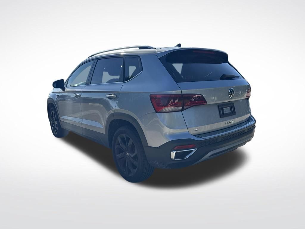 Certified 2023 Volkswagen Taos SE w/ Black Wheel Package FWD image 6