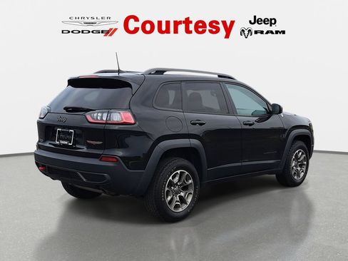 Used 2020 Jeep Cherokee Trailhawk w/ Cold Weather Group AWD/4WD image 4