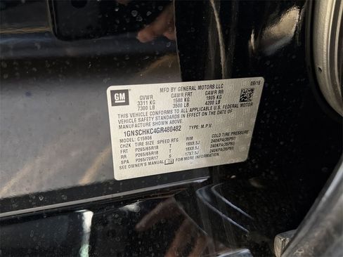 Used 2016 Chevrolet Suburban LT image 6