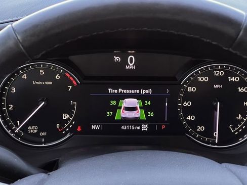 Certified 2021 Cadillac XT4 Luxury w/ Cold Weather Package image 15