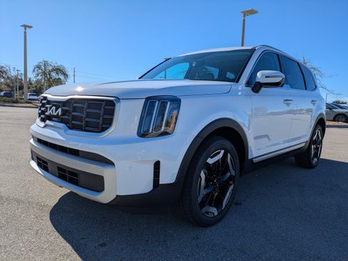 New 2025 Kia Telluride S image 9