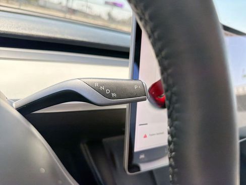 Used 2021 Tesla Model Y Long Range AWD/4WD image 22