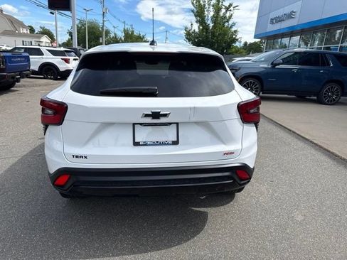 Used 2024 Chevrolet Trax RS w/ Driver Confidence Package FWD image 7