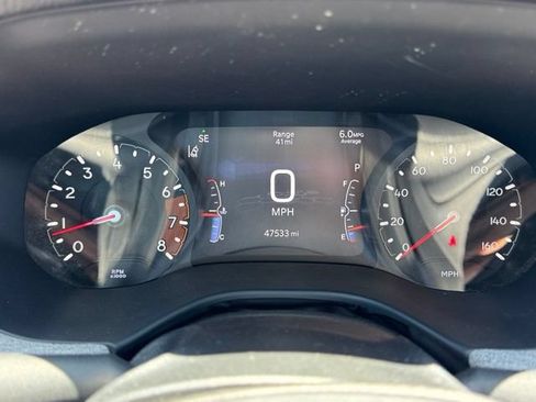 Used 2025 Jeep Compass Latitude w/ Sun & Sound Group AWD/4WD image 14