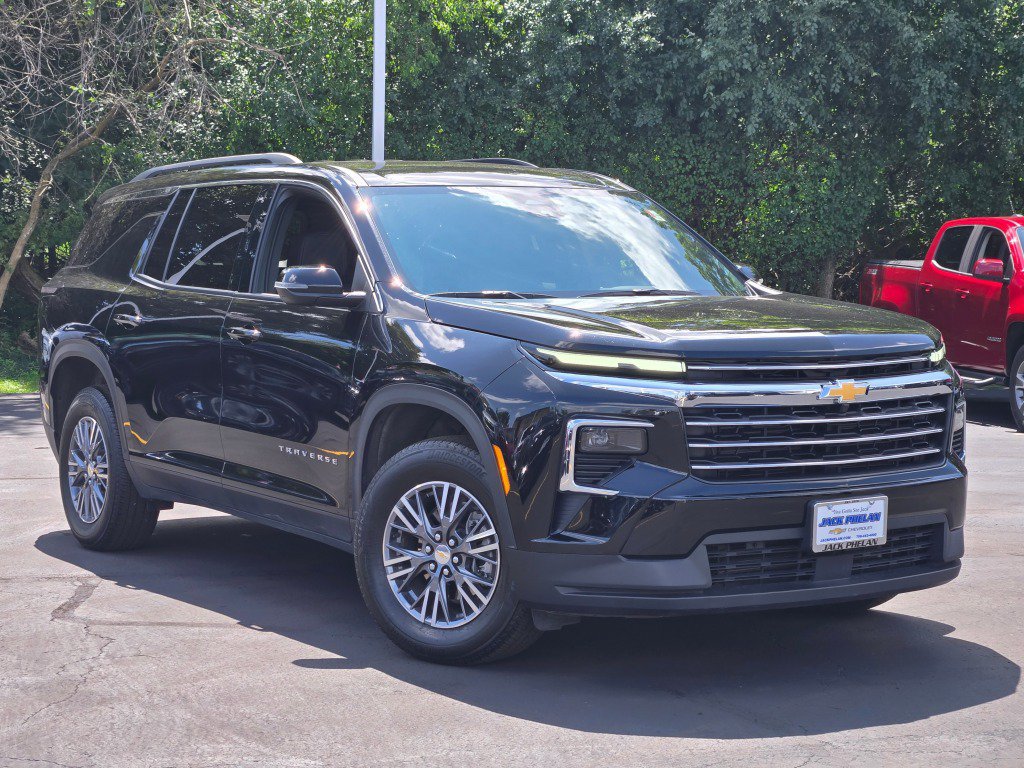 Certified 2026 Chevrolet Traverse LT AWD/4WD image 3