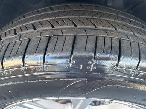 Used 2024 Honda CR-V EX-L image 11