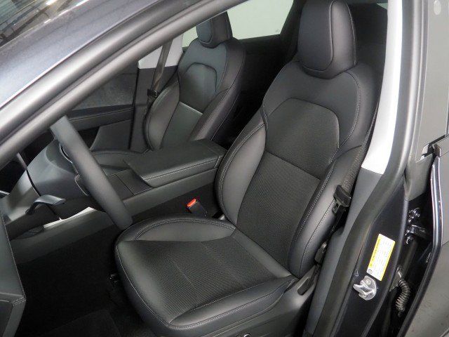 Used 2026 Tesla Model Y Long Range AWD/4WD image 15