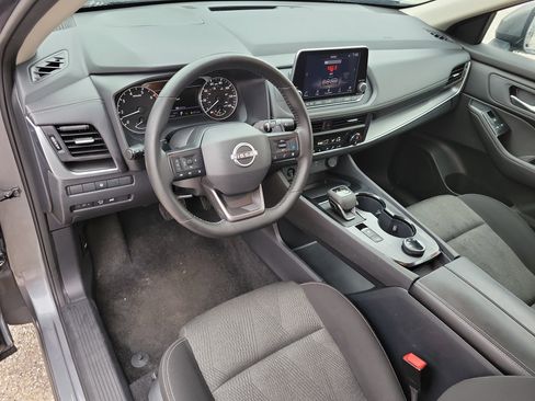 Used 2025 Nissan Rogue SV AWD/4WD image 8