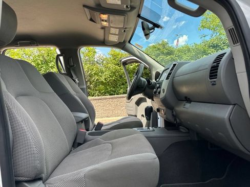 Used 2020 Nissan Frontier SV w/ Midnight Edition Floor Mats AWD/4WD image 23