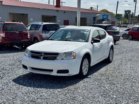Used 2013 Dodge Avenger SE FWD image 1