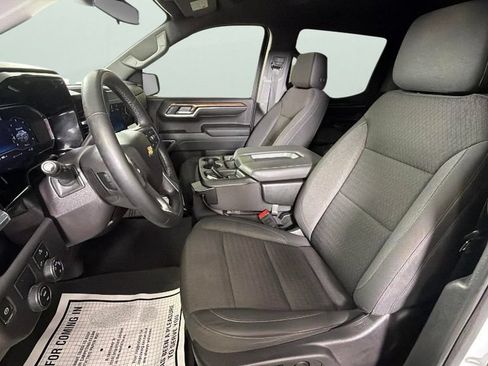 Used 2024 Chevrolet Silverado 1500 LT RWD image 18