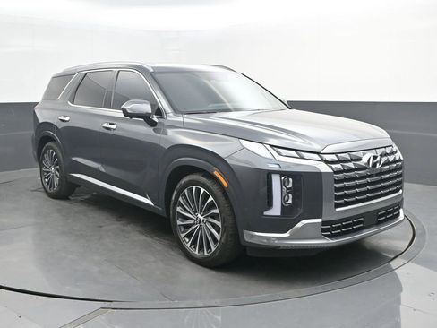 Used 2023 Hyundai Palisade Calligraphy FWD image 1