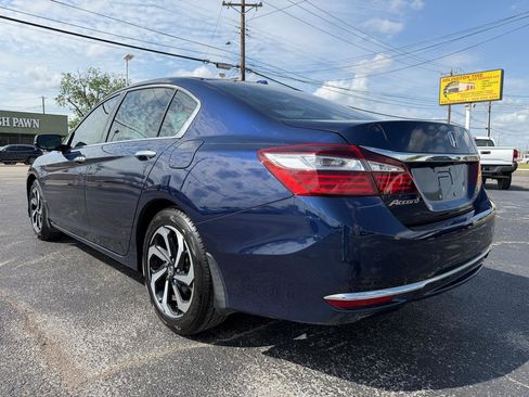 Used 2017 Honda Accord EX image 7