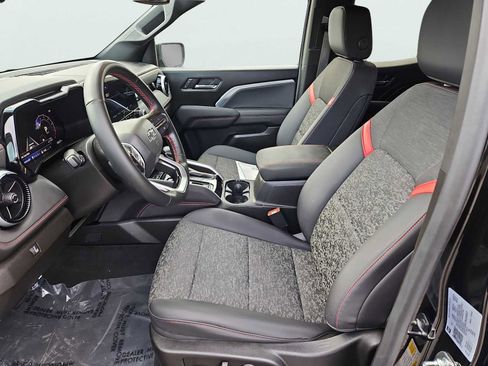 Used 2024 Chevrolet Colorado Z71 w/ LPO, Dark Essentials Package AWD/4WD image 33