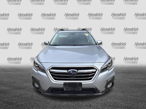 Used 2019 Subaru Outback 2.5i Limited AWD/4WD image 3