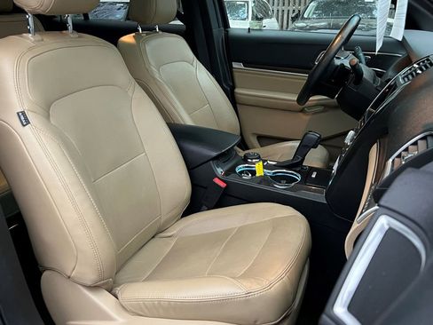 Used 2016 Ford Explorer Limited w/ Equipment Group 303A image 11