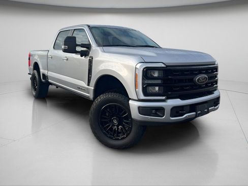 Used 2023 Ford F250 Lariat w/ Lariat Ultimate Package image 2