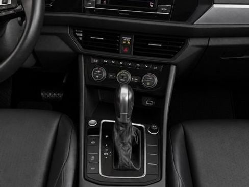 Used 2019 Volkswagen Jetta SE w/ Cold Weather Package FWD image 30