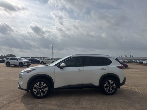 Used 2023 Nissan Rogue SV w/ SV Premium B Package FWD image 11