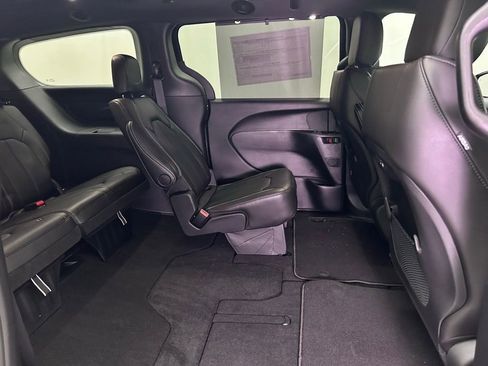 New 2026 Chrysler Pacifica Select image 22