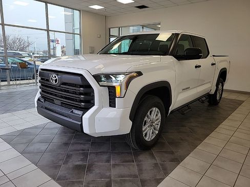 New 2026 Toyota Tundra SR5 w/ SR5 Convenience Package image 2