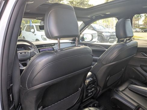 Used 2024 Jeep Grand Cherokee L Limited w/ Luxury Tech Group II image 25