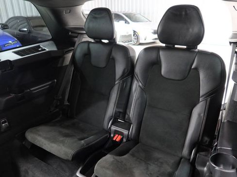 Used 2019 Volvo XC90 T6 R-Design w/ Protection Package Premier AWD/4WD image 17