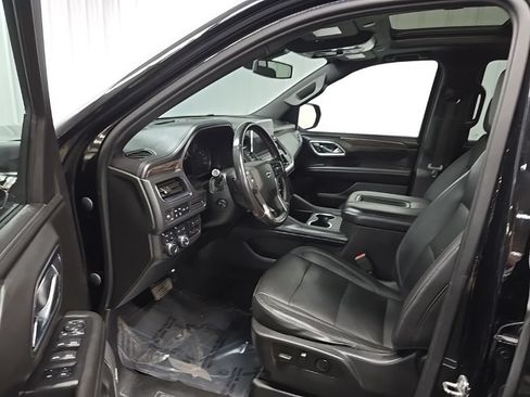 Used 2021 Chevrolet Tahoe Z71 w/ Z71 Signature Package AWD/4WD image 32