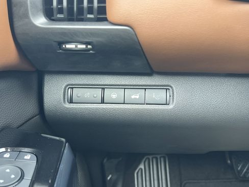 New 2026 Nissan Pathfinder Platinum FWD image 13