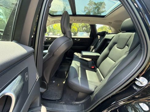 Used 2023 Volvo XC60 B5 Plus w/ Climate Package AWD/4WD image 22