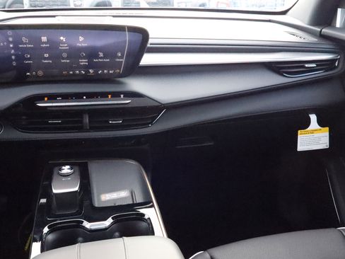 New 2026 Buick Enclave Avenir w/ Super Cruise Package image 11