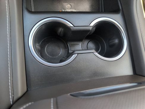 Used 2023 GMC Yukon XL SLT w/ SLT Luxury Package image 30