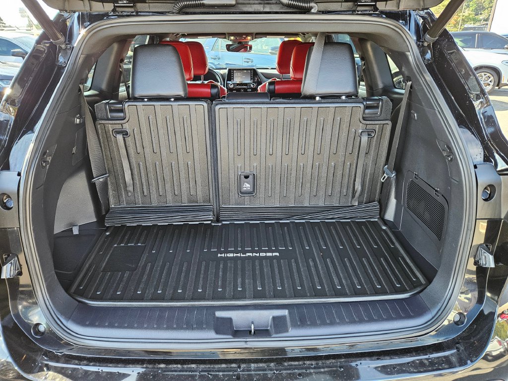 Used 2021 Toyota Highlander XSE AWD/4WD image 12