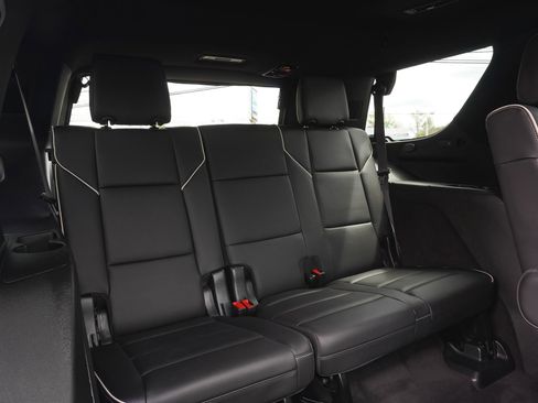 Used 2023 Cadillac Escalade Premium Luxury AWD/4WD image 43