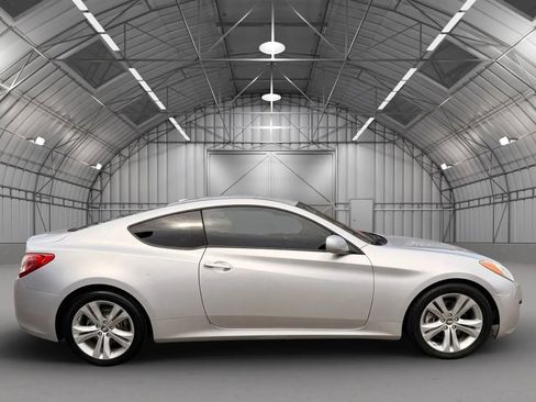 Used 2012 Hyundai Genesis 2.0T image 7