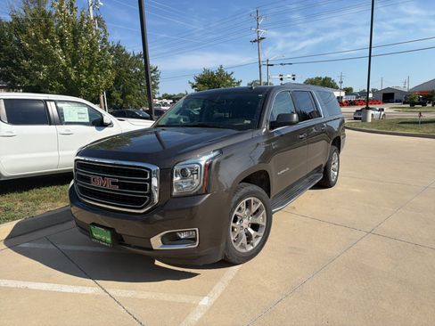 Used 2020 GMC Yukon XL SLT AWD/4WD image 1