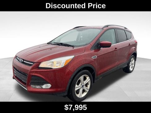 Used 2016 Ford Escape SE w/ Equipment Group 201A image 3