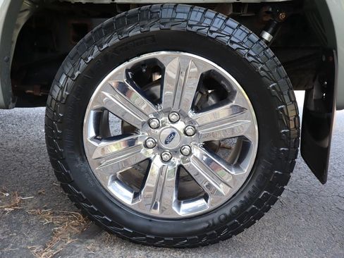 Used 2019 Ford F150 Lariat w/ Equipment Group 502A Luxury AWD/4WD image 41