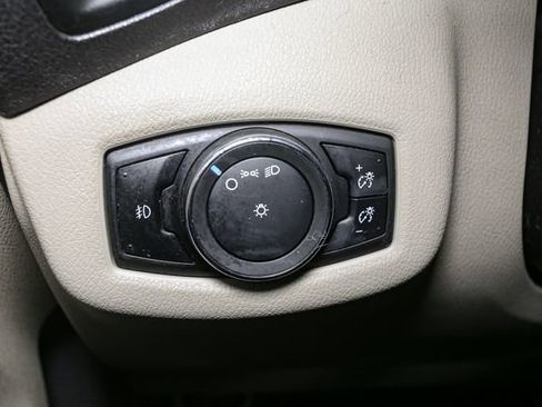 Used 2015 Ford Transit Connect XLT image 28