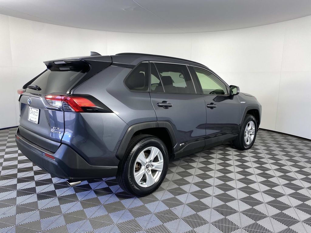 Used 2020 Toyota RAV4 XLE w/ Convenience Package AWD/4WD image 7