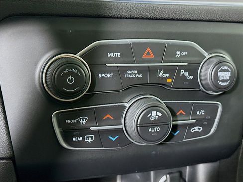 Used 2023 Dodge Charger R/T w/ Performance Handling Group image 10