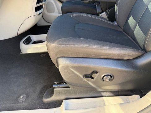 Used 2022 Chrysler Voyager LX w/ Fleet Security Group image 22