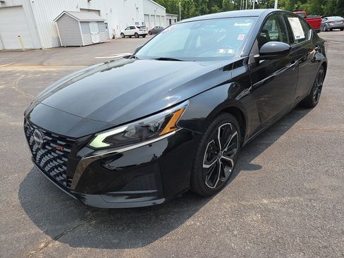 Used 2024 Nissan Altima 2.5 SR FWD image 7
