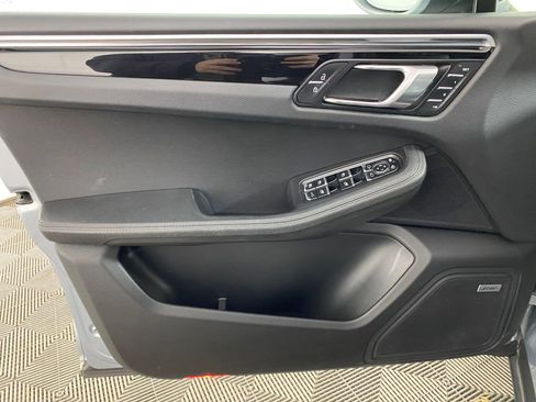 Used 2020 Porsche Macan image 12