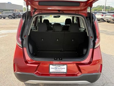 Used 2025 Kia Soul LX FWD image 27