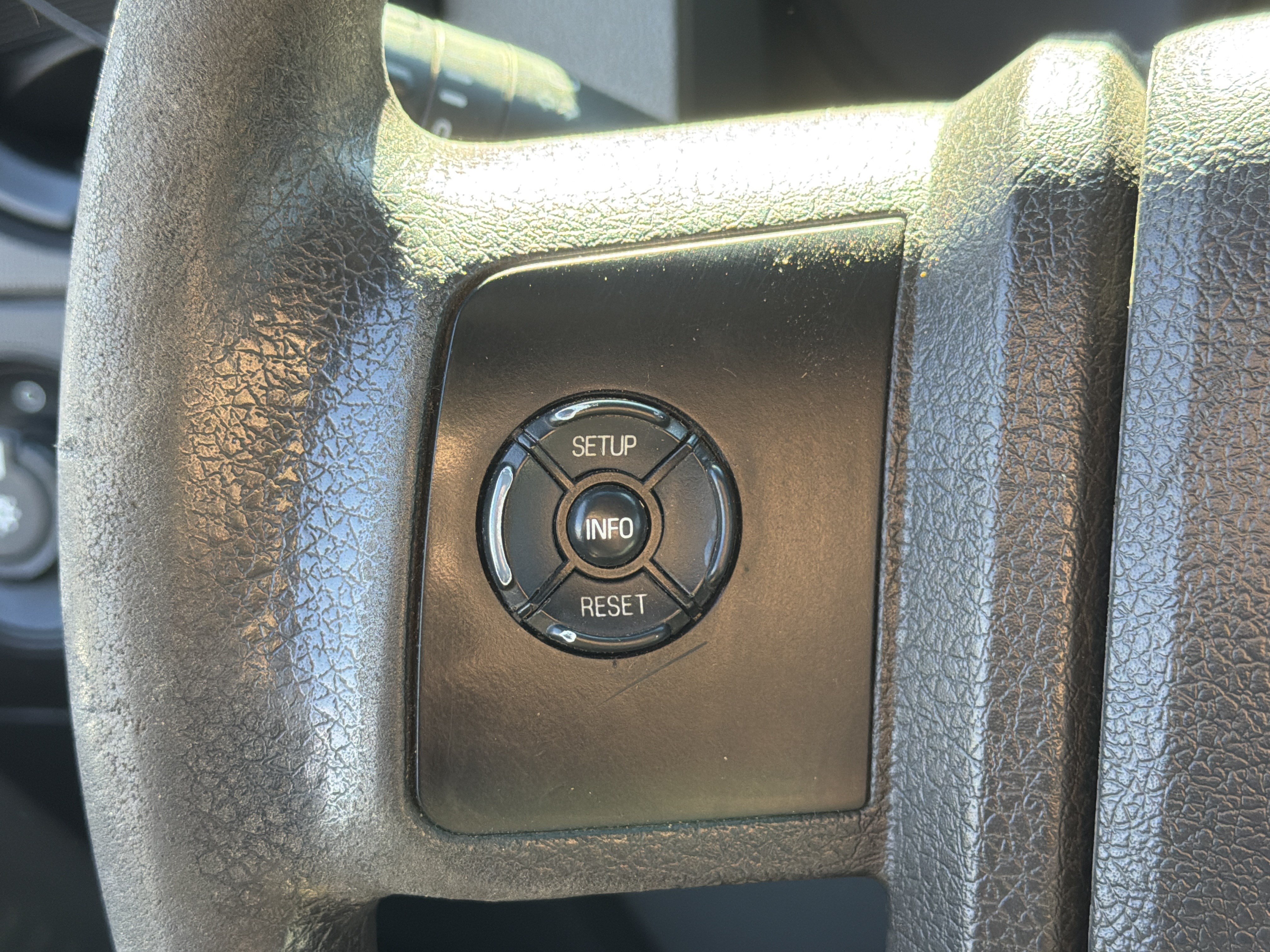 Used 2013 Ford F250 XL w/ Heavy Service Suspension Pkg AWD/4WD image 13